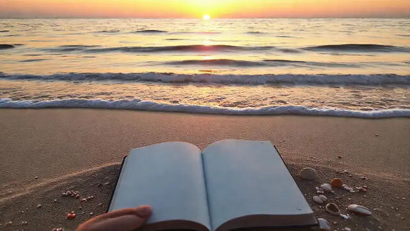 Playa serena, atardecer, contemplación pacífica