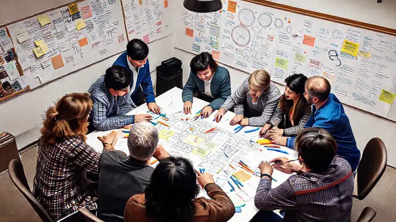 Creatividad diversa fluye en colaboración